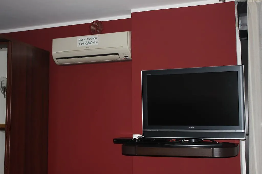 Bed & Bacco Apartment Bergamo Italy
